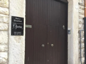 Bed & Breakfast Opera