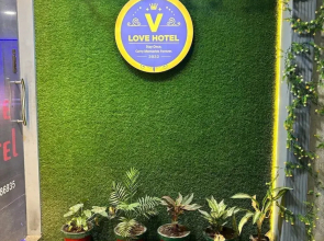 V Love Hotel