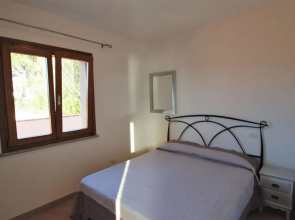 Two semi-detached houses in the immediate vicinity, for a total of three apartments on a 5-acre lot.-Villetta Zuccale 3