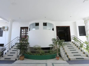 Hotel Theni International