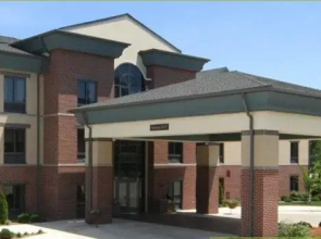 Crossroads Inn And Suites