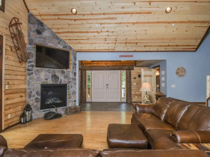 Hemlock Hideaway 6 Bedroom House