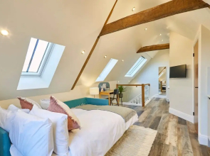 Host Stay Vinegar Loft