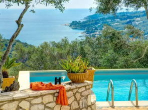 Kalliope Villa - Classic Modern With a Splash of Glam