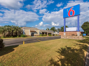 Motel 6 Warner Robins, GA