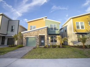 Gorgeous 5Bd Close to Disney @ Storey Lake 2734