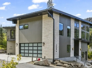 9005A - Luxury Four Bedroom 4 Home