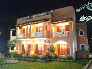 Makis Louvlis Apartments & Studios