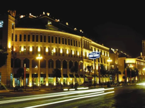 Lake View Garden Hotel