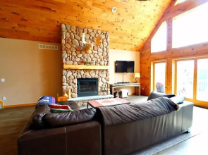 Northwood Views 4 Bedroom Chalet by Redawning
