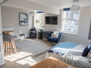 Toothbrush Apartments - 2 Bed House