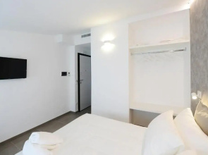 Miramed Rooms