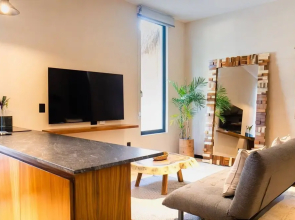 Studio Apt, Great Location, Amazing Rooftop Pool