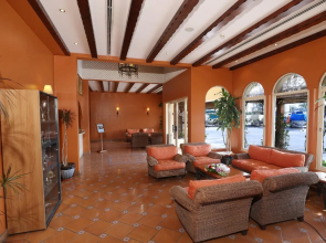 Al Bander Hotel & Resort