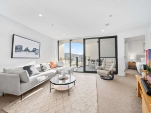 Stylish 2-bed Apartment in Canberra CBD