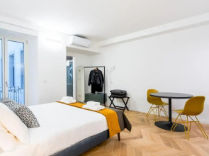 Domo Premium Apartments - Trieste Mazzini