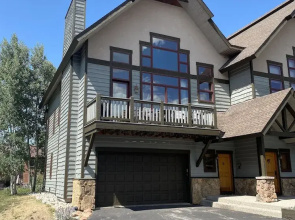 Alpine Vista 6 4 Bedroom Townhouse by RedAwning