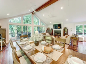 Riverwood: South Haven Retreat on 10 Acres