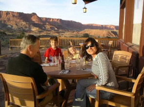 The Rim Rock Inn