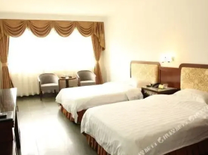 Huaqiao Mansion Hotel