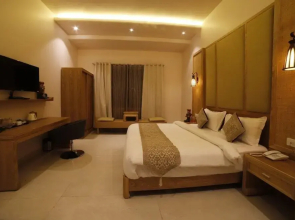 Option Lawn by OYO Rooms