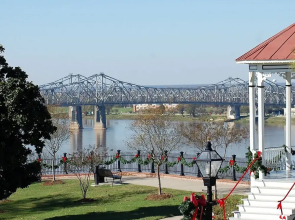 Bowie's Tavern - Restaurant & Bar & Inn