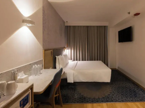 Holiday Inn Express Greater Noida Knowledge Park by IHG