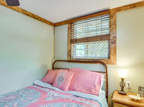 Banner Elk Nature-filled Home w/ Covered Deck!