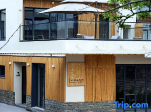 Township Mid-Levels Homestay