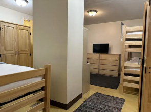 5 Beds Downtown Apt Very Quick Walk Everywhere