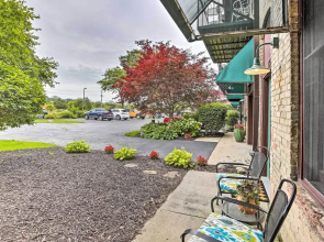 Modern Grand Haven Condo - Steps to Downtown!