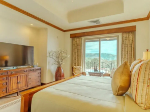 CR Luxury Montebello 1D 3 Bdrm