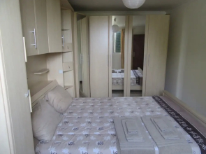 5-bed Villa for Families in Prazeres Free Parking