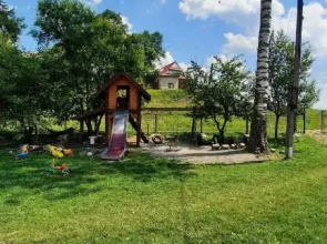 Gostyniy Dvir PetrovSki