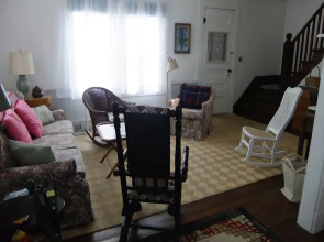Holmes Caldwell Cottage - Three Bedroom Home