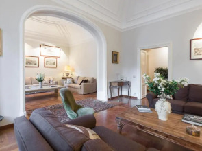 Amazing 4 bedrooms apartment with garden