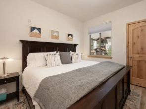 Trailhead Lode 621 2 Bedroom Condo by RedAwning