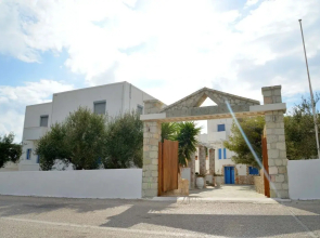 Hotel Glaronissia Rooms & Suites