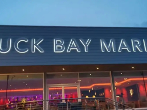 Duck Bay Hotel