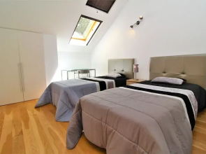 Living Apartment With Private Pool, Jacuzzi and Gym