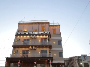 Hotel Vrajraj Palace