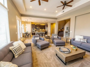 Pueblo Viejo by AvantStay | 5min Drive to Old Town - Sleeps 14