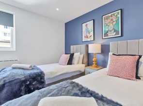 Right On : Bright On Apartment 1B | By My Getaways