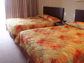 Crown Pacifiq Motel