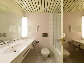 Отель The Q - Quadro City Hotel