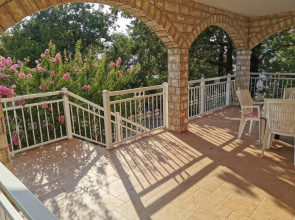 Apartments and Rooms Njivice