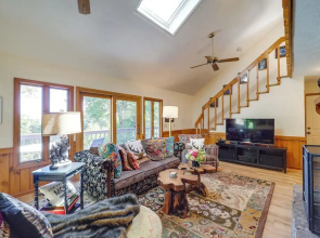 Dog-friendly Blowing Rock Chalet w/ Stunning Views
