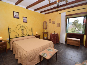 Cozy Cottage in Orotava with Swimming Pool