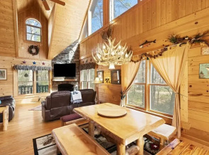 New To Vrbo-lake Lure-hot Tub-rumbling Bald Resort 3 Bedroom Cabin by Sunscape Property Management
