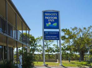 Mid City Motor Inn